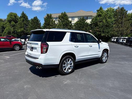 Summit White 2022 Chevrolet Tahoe 4WD High Country