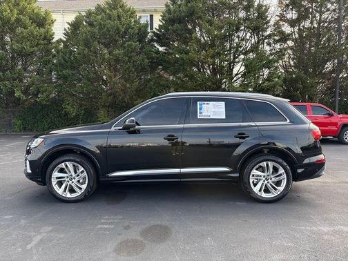 2023 Audi Q7 45 Premium