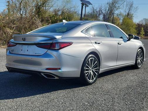 2022 Lexus ES 350 Base