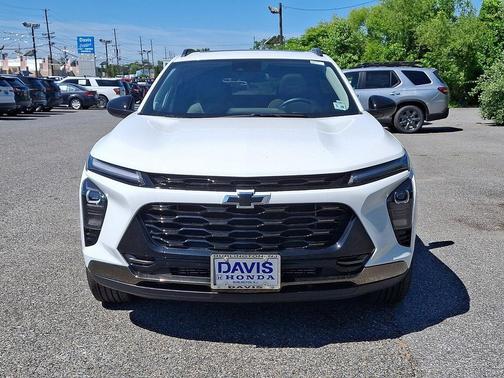 Summit White 2024 Chevrolet Trax FWD ACTIV