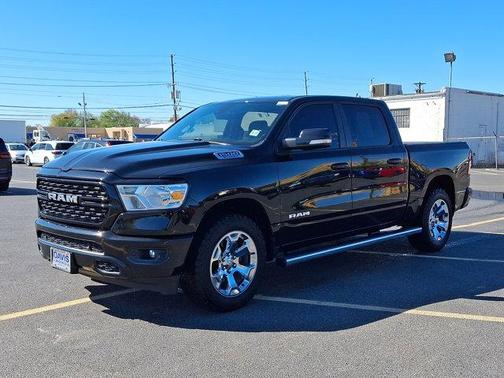 Diamond Black Crystal Pearlcoat 2022 RAM 1500 Big Horn/Lone Star