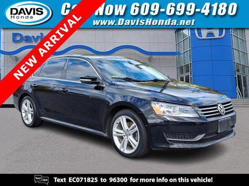 2014 Volkswagen Passat 1.8T Auto SE w/Sunroof & Nav