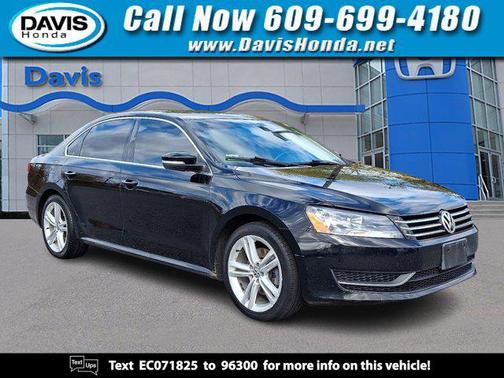 2014 Volkswagen Passat 1.8T Auto SE w/Sunroof & Nav