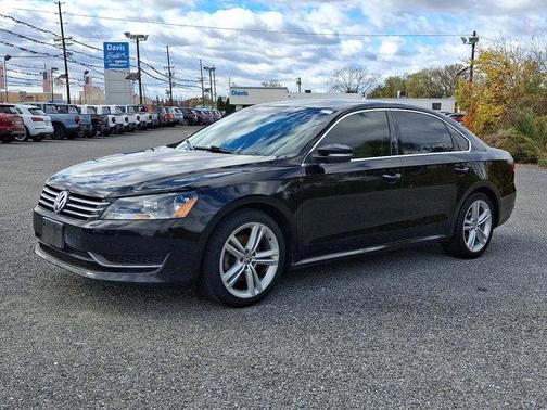 2014 Volkswagen Passat 1.8T Auto SE w/Sunroof & Nav