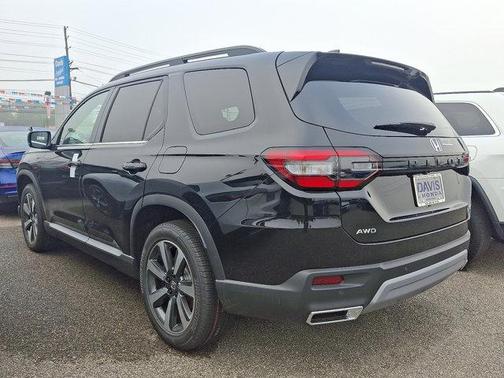 2025 Honda Pilot Touring 8-Passenger