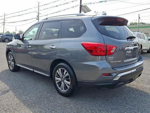 2019 Nissan Pathfinder SL