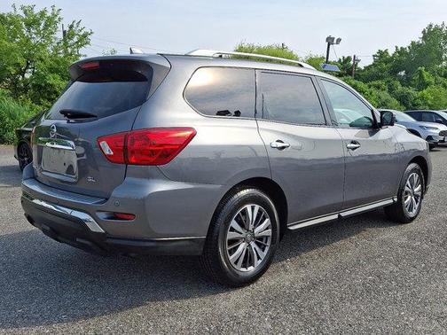 2019 Nissan Pathfinder SL