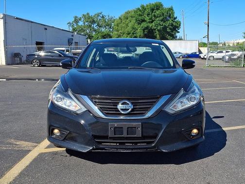 Super Black Clearcoat 2016 Nissan Altima 2.5 SL