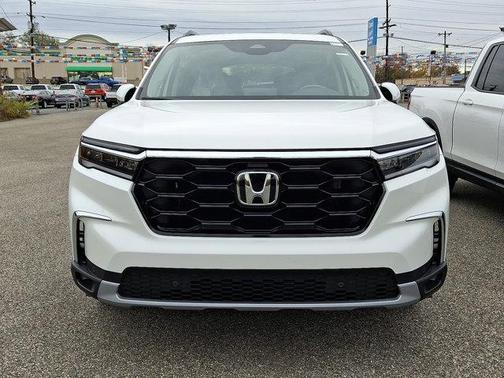 2025 Honda Pilot Touring 8-Passenger