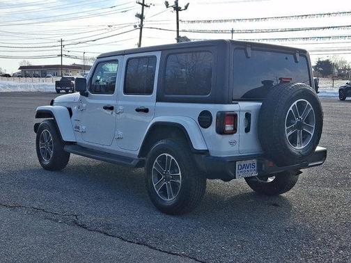 2023 Jeep Wrangler 4-Door Sahara