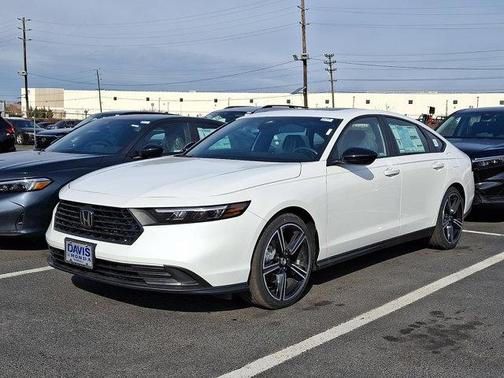 Platinum White Pearl 2026 Honda Accord Hybrid Sport
