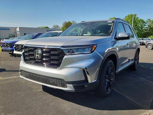 2025 Honda Pilot Touring 8-Passenger