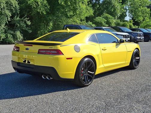 Bright Yellow 2015 Chevrolet Camaro 2SS
