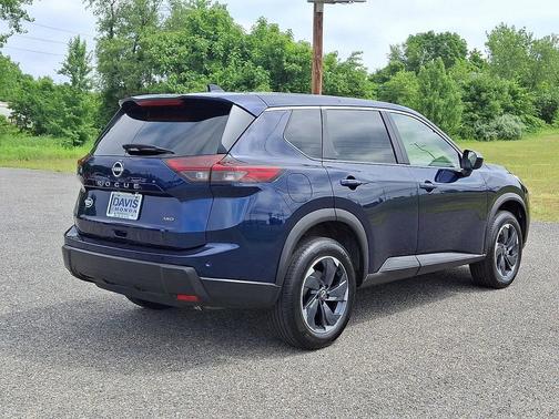Deep Ocean Blue Pearl 2025 Nissan Rogue SV