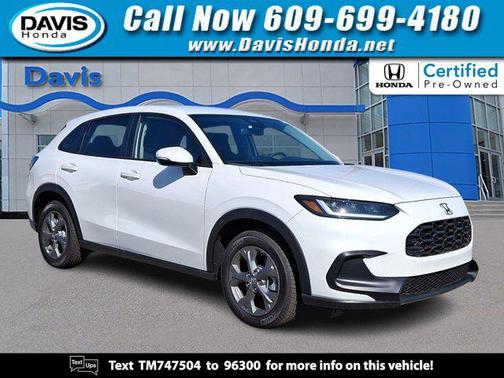 Platinum White Pearl 2026 Honda HR-V LX