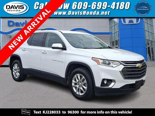 Summit White 2019 Chevrolet Traverse LT Cloth