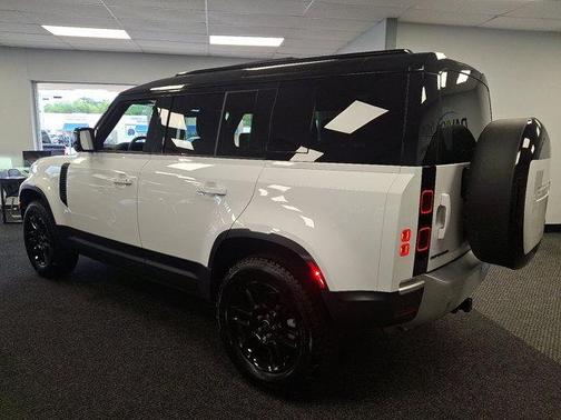2025 Land Rover Defender 110 P300