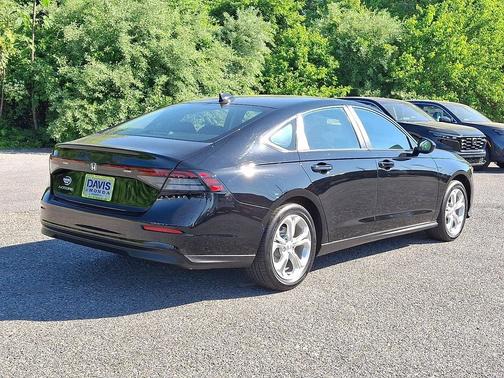 Crystal Black Pearl 2023 Honda Accord LX 1.5T