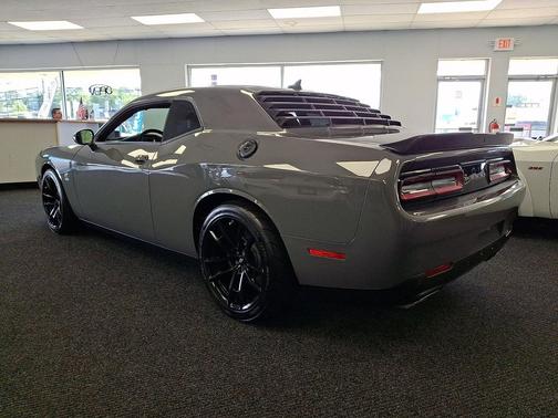 Destroyer Gray Clearcoat 2023 Dodge Challenger R/T Scat Pack