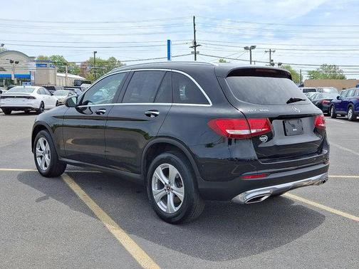 Obsidian Black Metallic 2018 Mercedes-Benz GLC 300 4MATIC