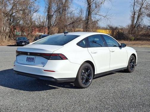 Platinum White Pearl 2025 Honda Accord SE