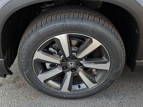 2025 Honda Pilot Touring 8-Passenger