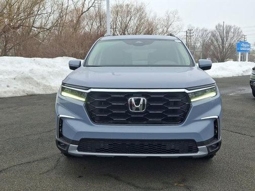 2025 Honda Pilot Touring 8-Passenger