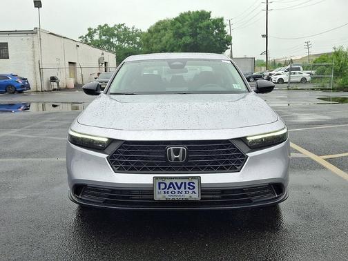 Solar Silver Metallic 2025 Honda Accord SE