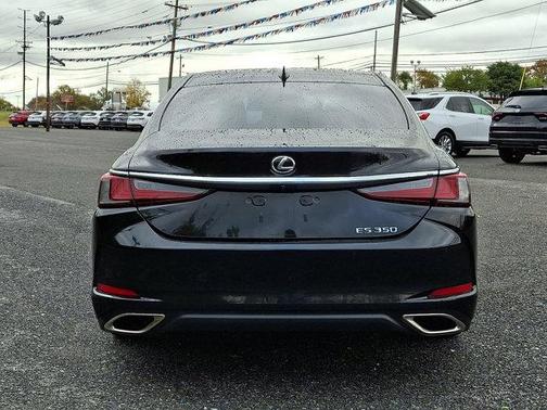 2023 Lexus ES 350 Base