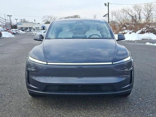 2026 Tesla Model Y Premium Rear-Wheel Drive