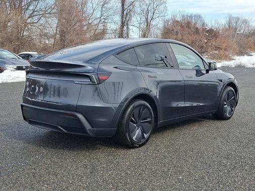 2026 Tesla Model Y Premium Rear-Wheel Drive