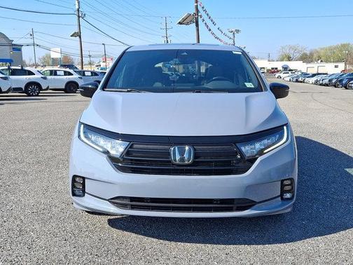 Sonic Gray Pearl 2024 Honda Odyssey Sport