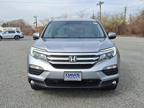 Lunar Silver Metallic 2017 Honda Pilot EX