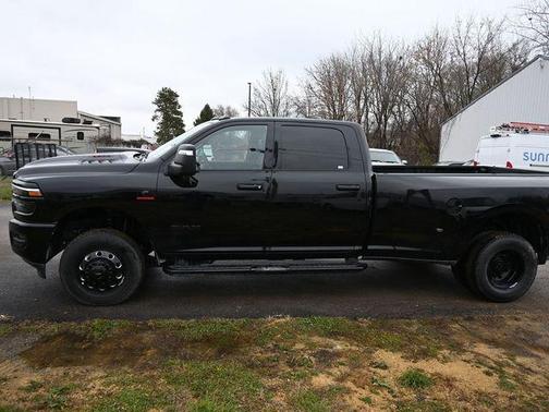 2026 RAM 3500 Laramie Crew Cab 4x4 8' Box