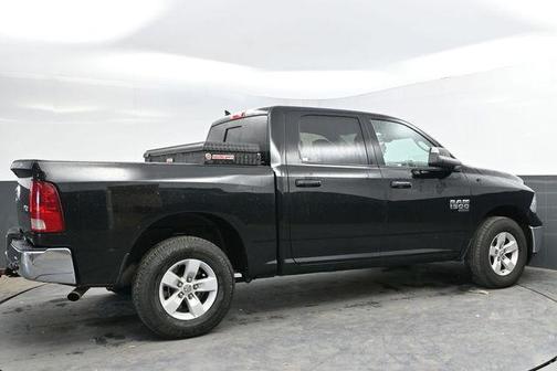Diamond Black Crystal Pearlcoat 2023 RAM 1500 Classic SLT