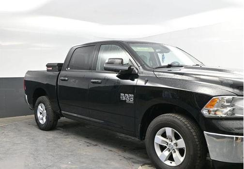 Diamond Black Crystal Pearlcoat 2023 RAM 1500 Classic SLT