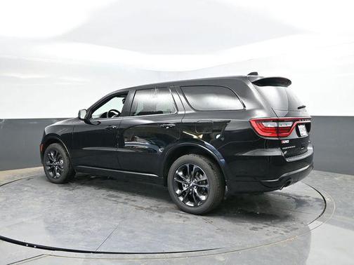 DB Black Crystal Clearcoat 2026 Dodge Durango GT AWD