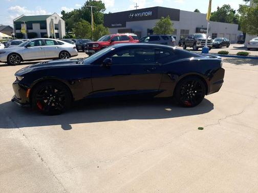 2022 Chevrolet Camaro RWD Coupe LT1