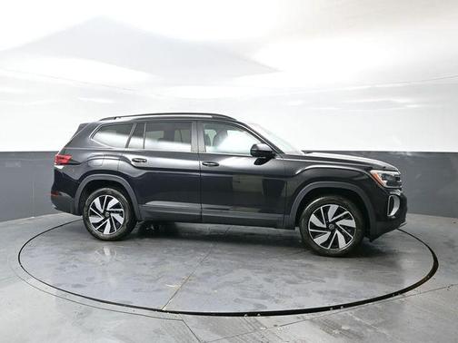 2025 Volkswagen Atlas 2.0T SE w/Technology 4MOTION