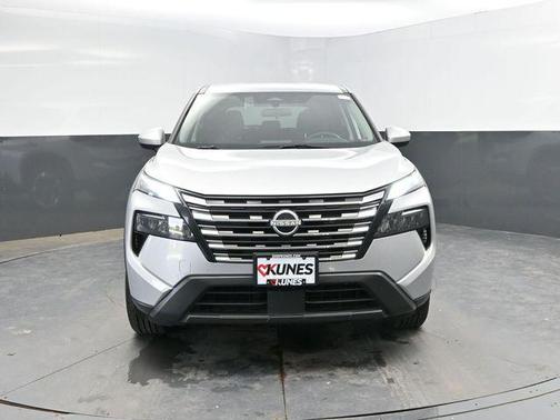 Brilliant Silver Metallic 2025 Nissan Rogue SV