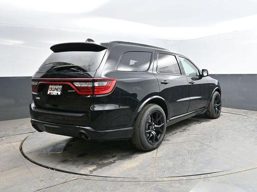 DB Black Crystal Clearcoat 2026 Dodge Durango GT Premium HEMI V8 AWD