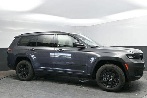 Baltic Gray Metallic Clearcoat 2024 Jeep Grand Cherokee L Altitude