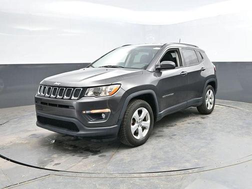 Granite Crystal Metallic Clearcoat 2018 Jeep Compass Latitude