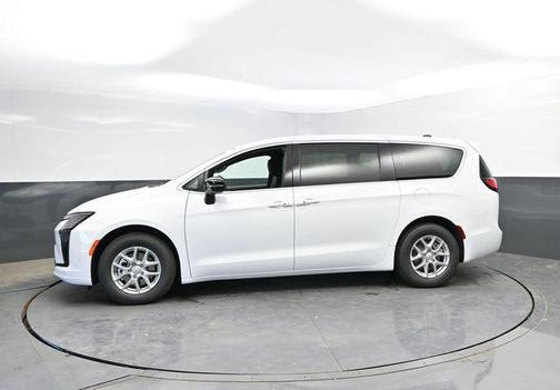 Pw7/Sjx3 2027 Chrysler Pacifica L