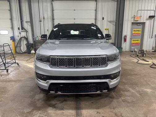 2023 Jeep Grand Wagoneer L Series III 4x4