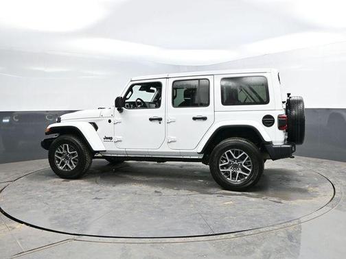 Bright White Clearcoat 2025 Jeep Wrangler 4-Door Sahara 4x4
