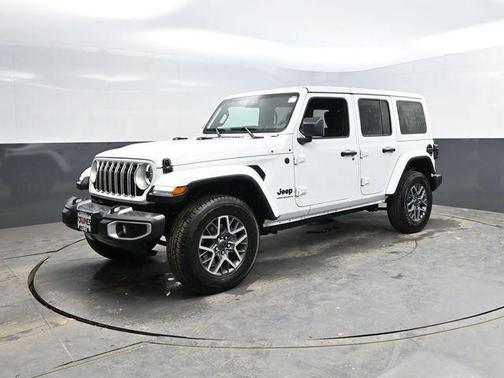 Bright White Clearcoat 2025 Jeep Wrangler 4-Door Sahara 4x4