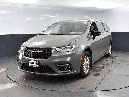 2025 Chrysler Pacifica L
