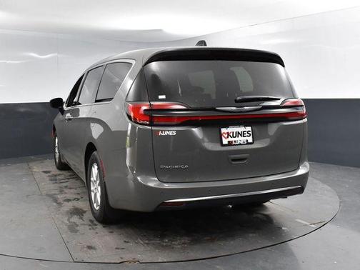 2025 Chrysler Pacifica L