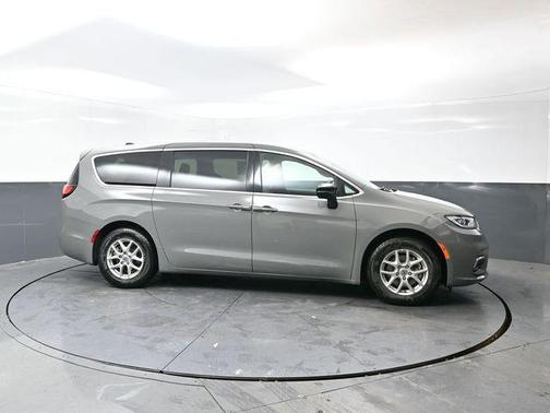 2025 Chrysler Pacifica L